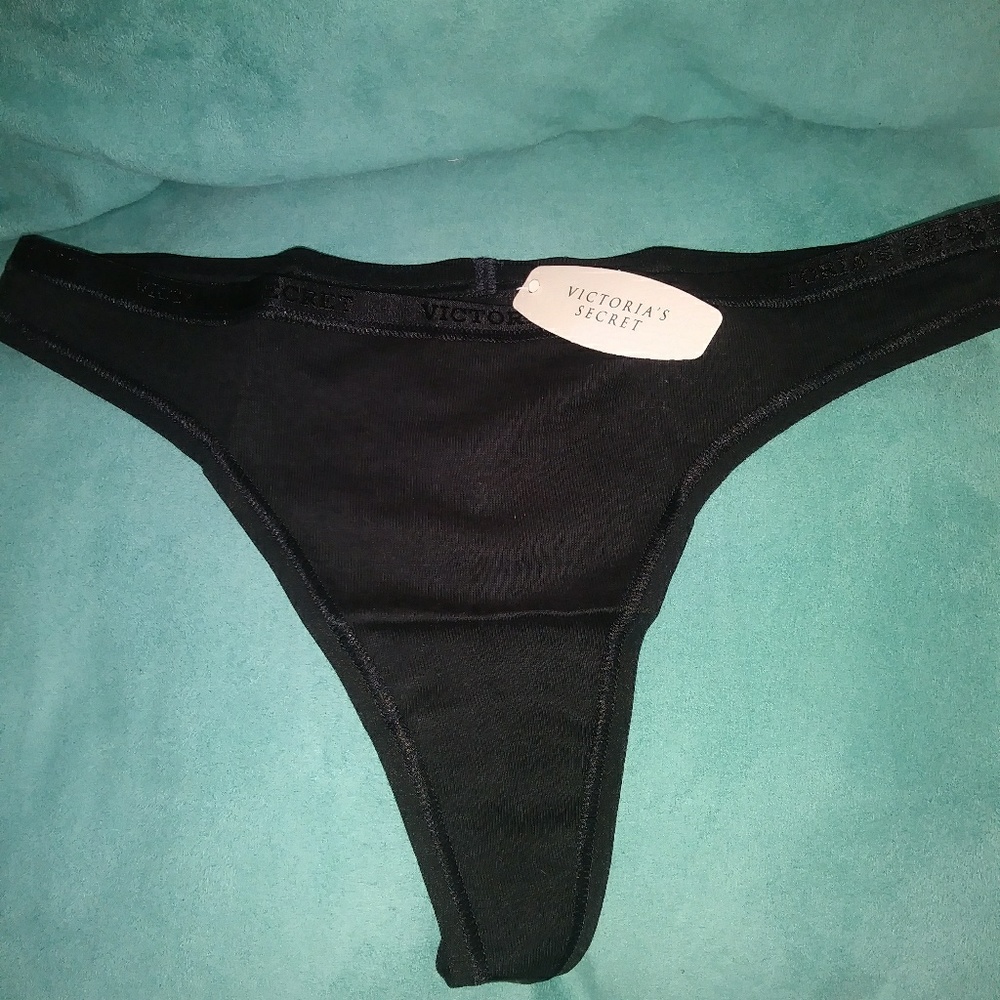 VS low rise thong brand new